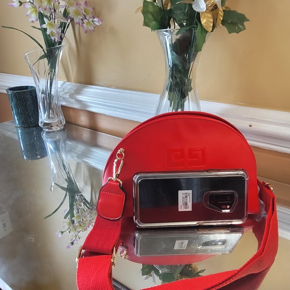 Givenchy clutch/pouch converted in to shoulder bag or cross body - Picture 7 of 14